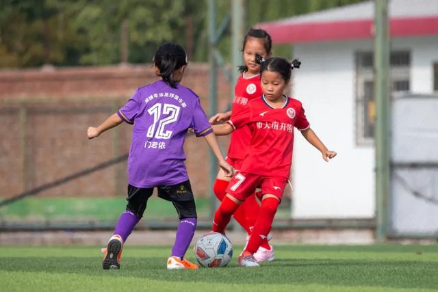 CBA休赛期炸锅！广州4换1抢状元签，广厦甩卖布朗签约权，胡金秋6000万交易被一纸禁令硬生生掐断